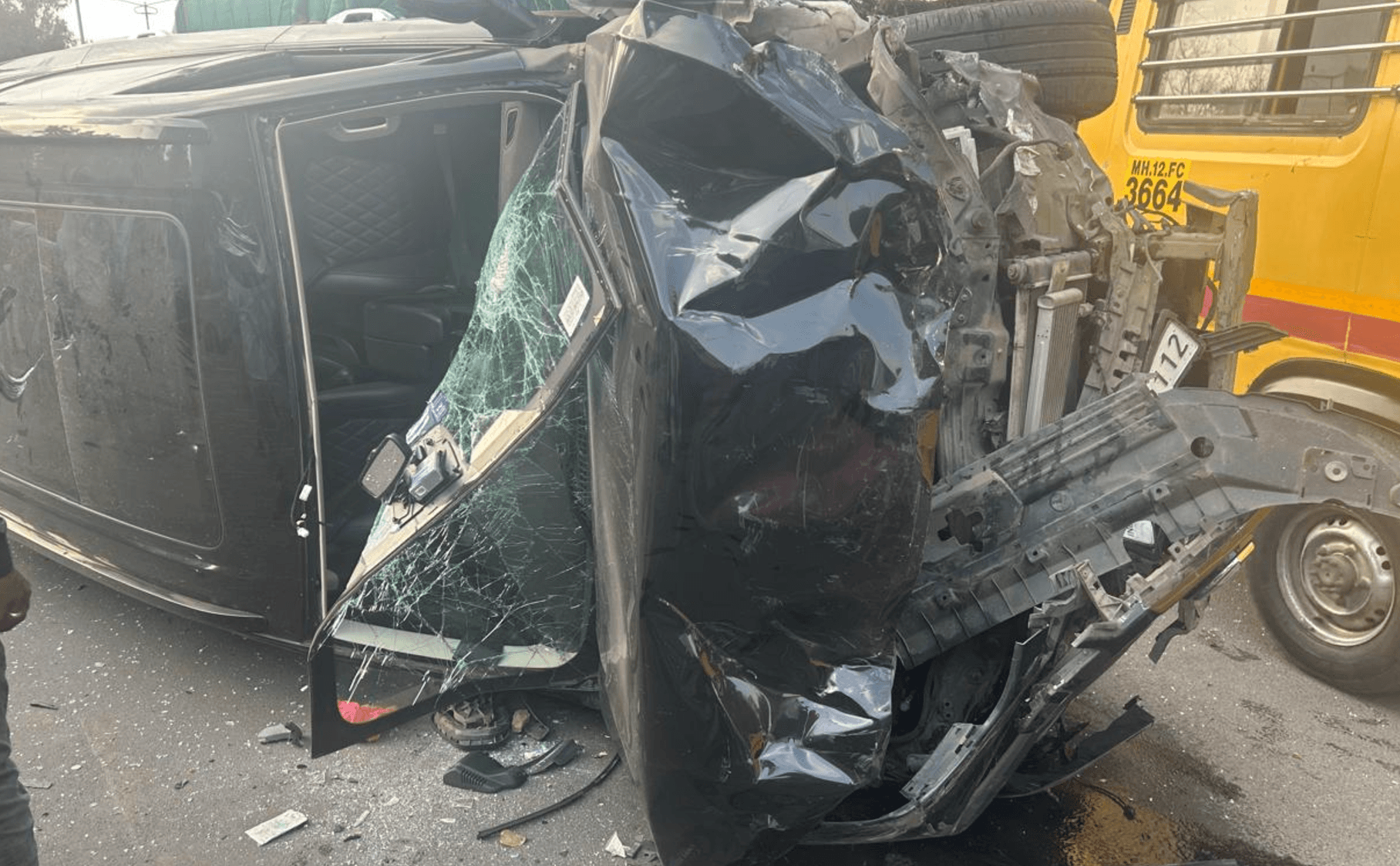 पुण्यातील सूस पाषाण रोडवर भीषण अपघात; चार जण गंभीर जखमी